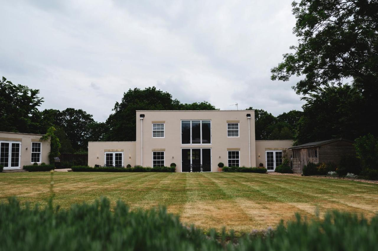 Large Country House - Hot Tub - Pool Table - Bbq - 5 Bedrooms - Log Burner Three Legged Cross Екстериор снимка